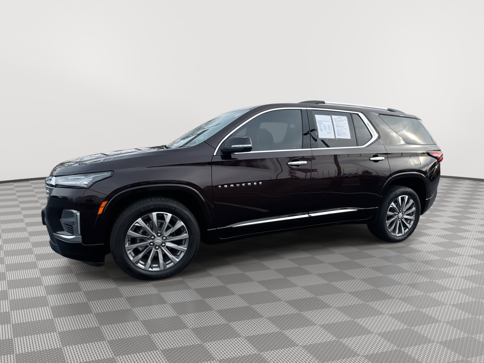 Used 2022 Chevrolet Traverse Premier w/ LPO, Floor Liner Package image 1