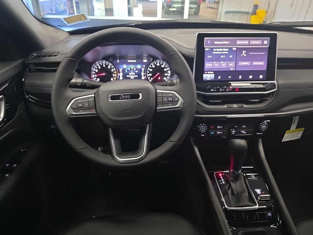 New 2026 Jeep Compass Latitude image 20