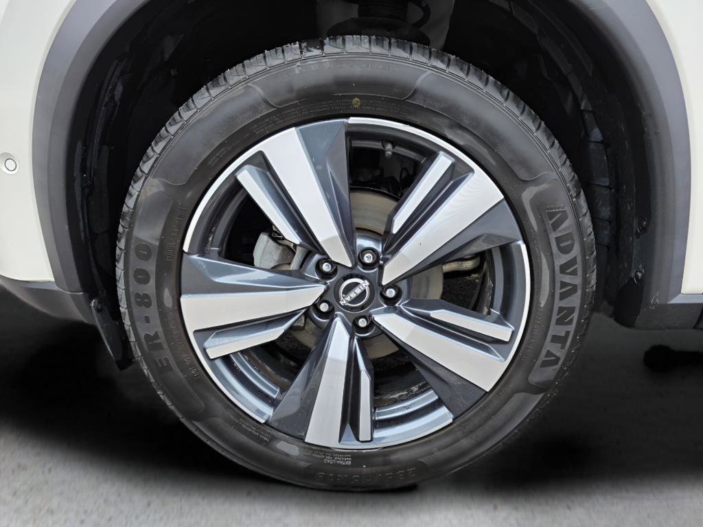 Used 2023 Nissan Rogue SL w/ SL Premium Package image 11