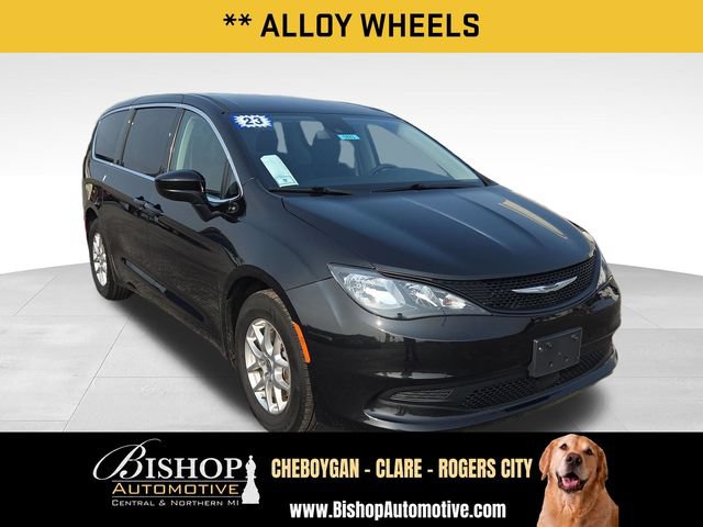 Used 2023 Chrysler Voyager LX FWD image 14