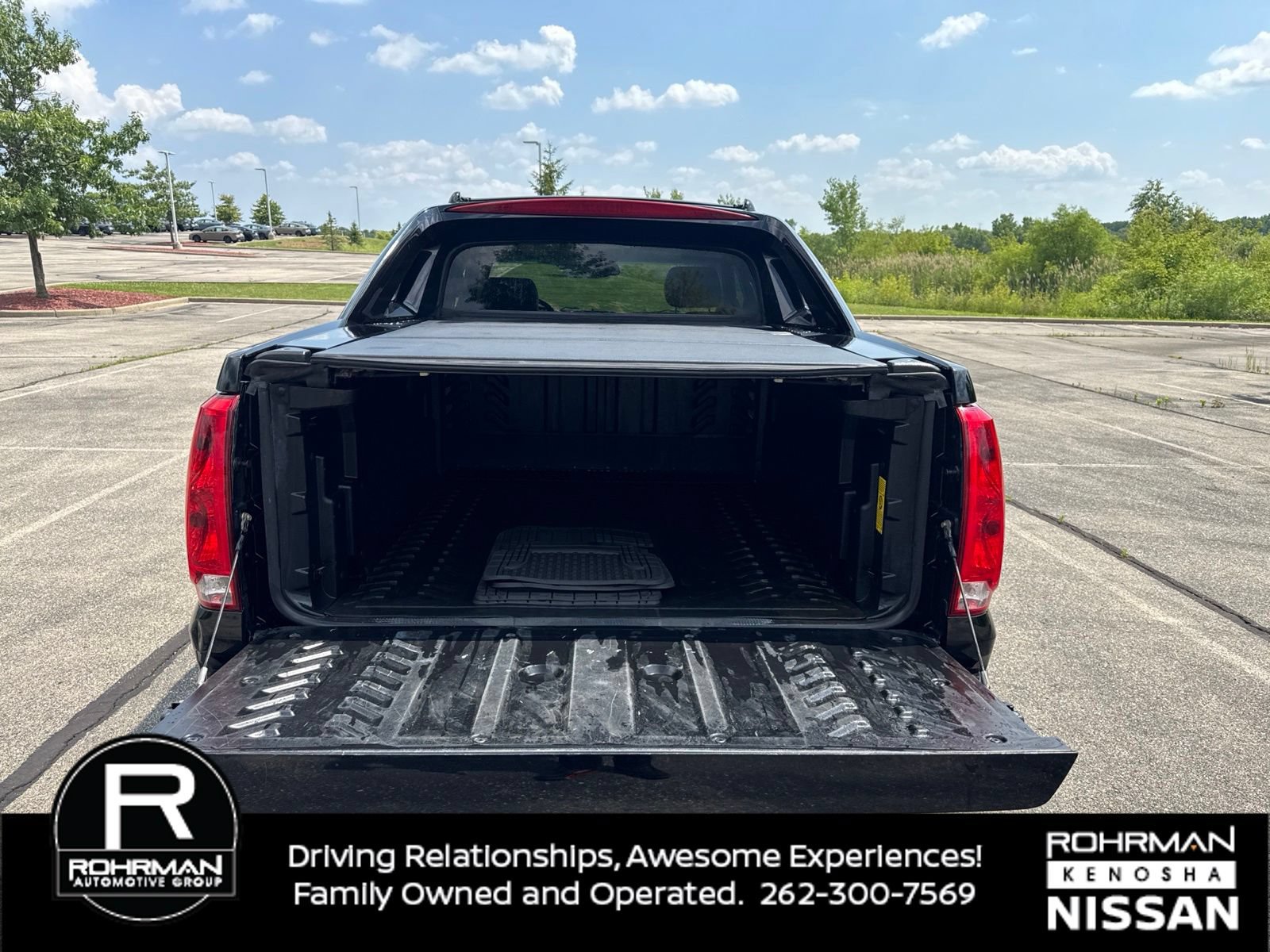 Used 2011 Cadillac Escalade EXT Premium AWD/4WD image 11