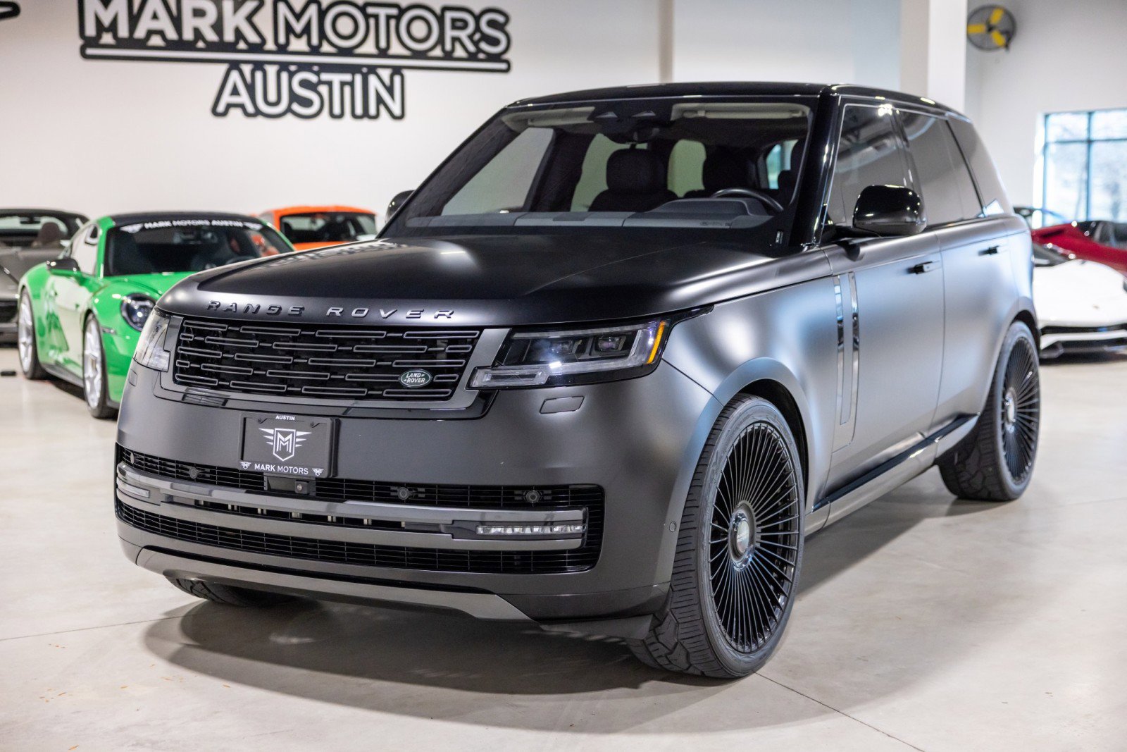 Used 2023 Land Rover Range Rover SE image 12