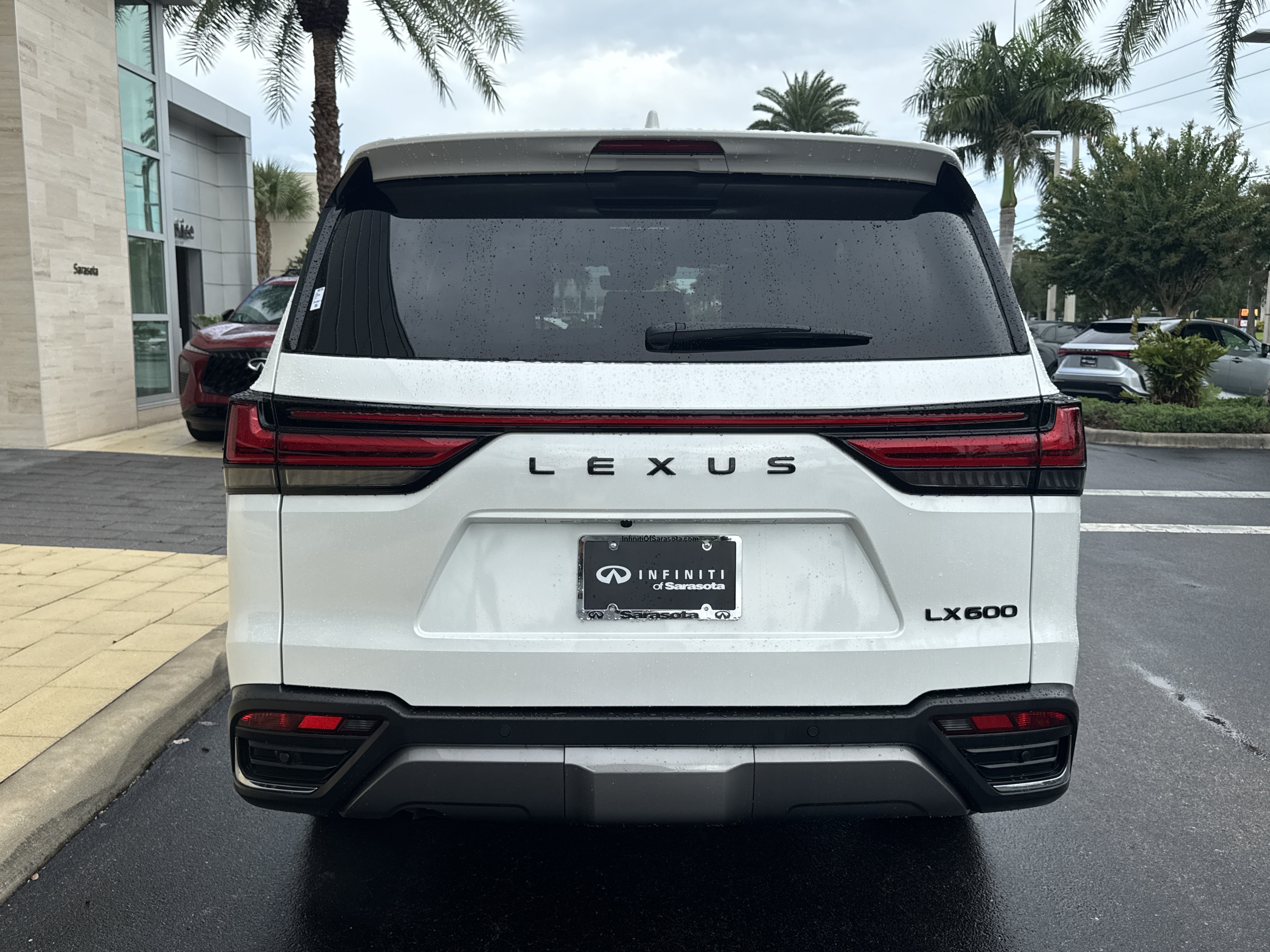 Used 2025 Lexus LX 600 4WD w/ Luxury Package image 5