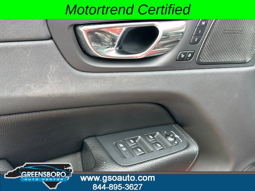 Used 2019 Volvo XC60 T5 Inscription image 16