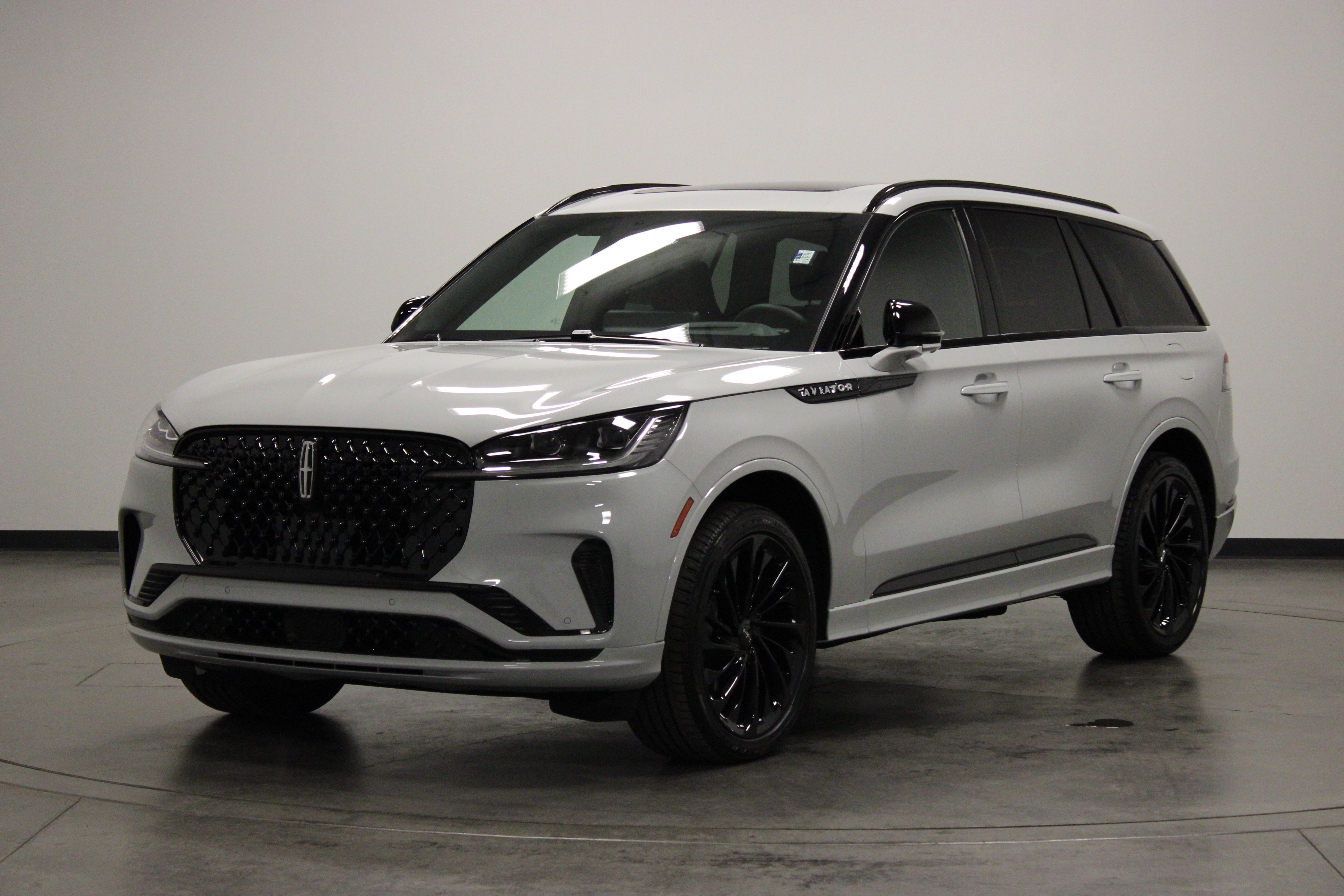 New 2027 Lincoln Aviator Reserve AWD/4WD image 4