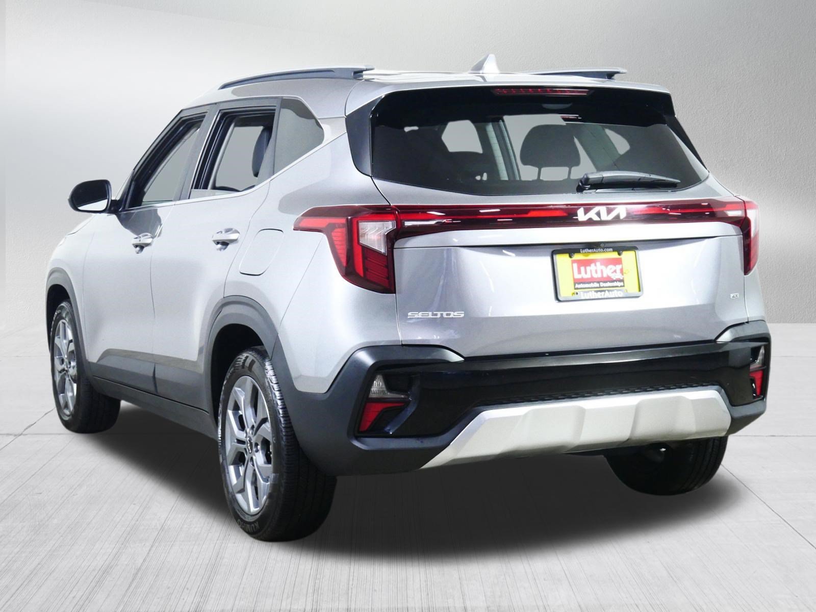 Used 2024 Kia Seltos S AWD/4WD image 5