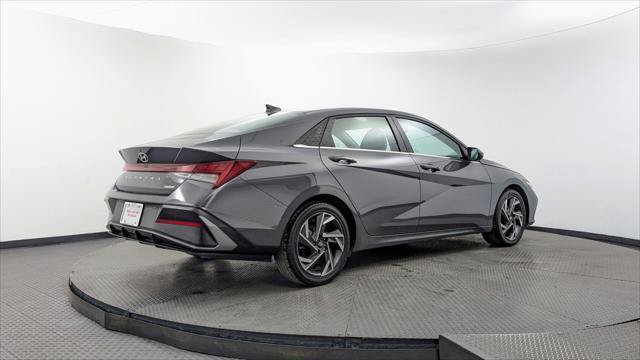 Used 2025 Hyundai Elantra Limited FWD image 8