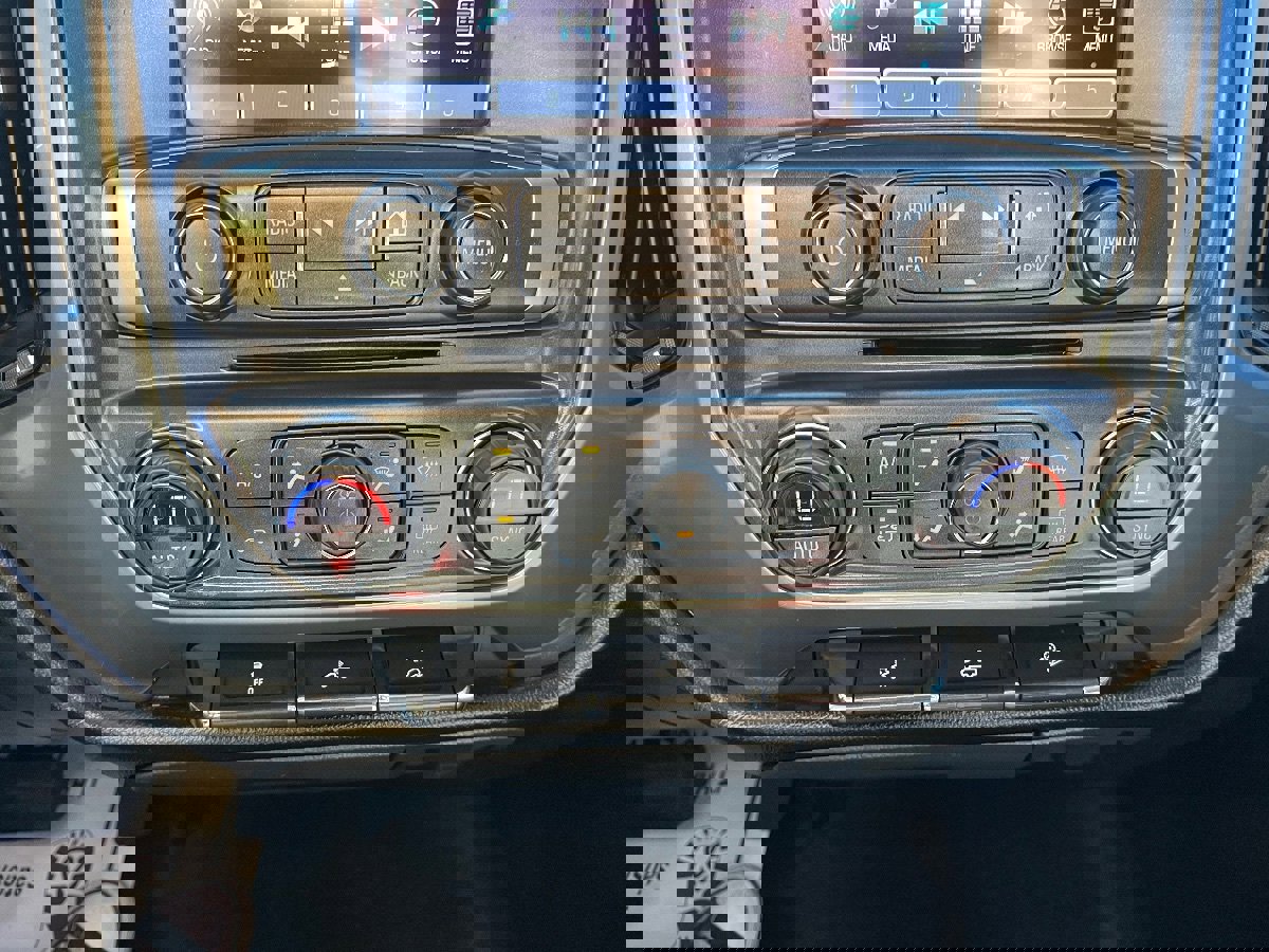 Used 2018 Chevrolet Silverado 1500 LT w/ All Star Edition AWD/4WD image 15