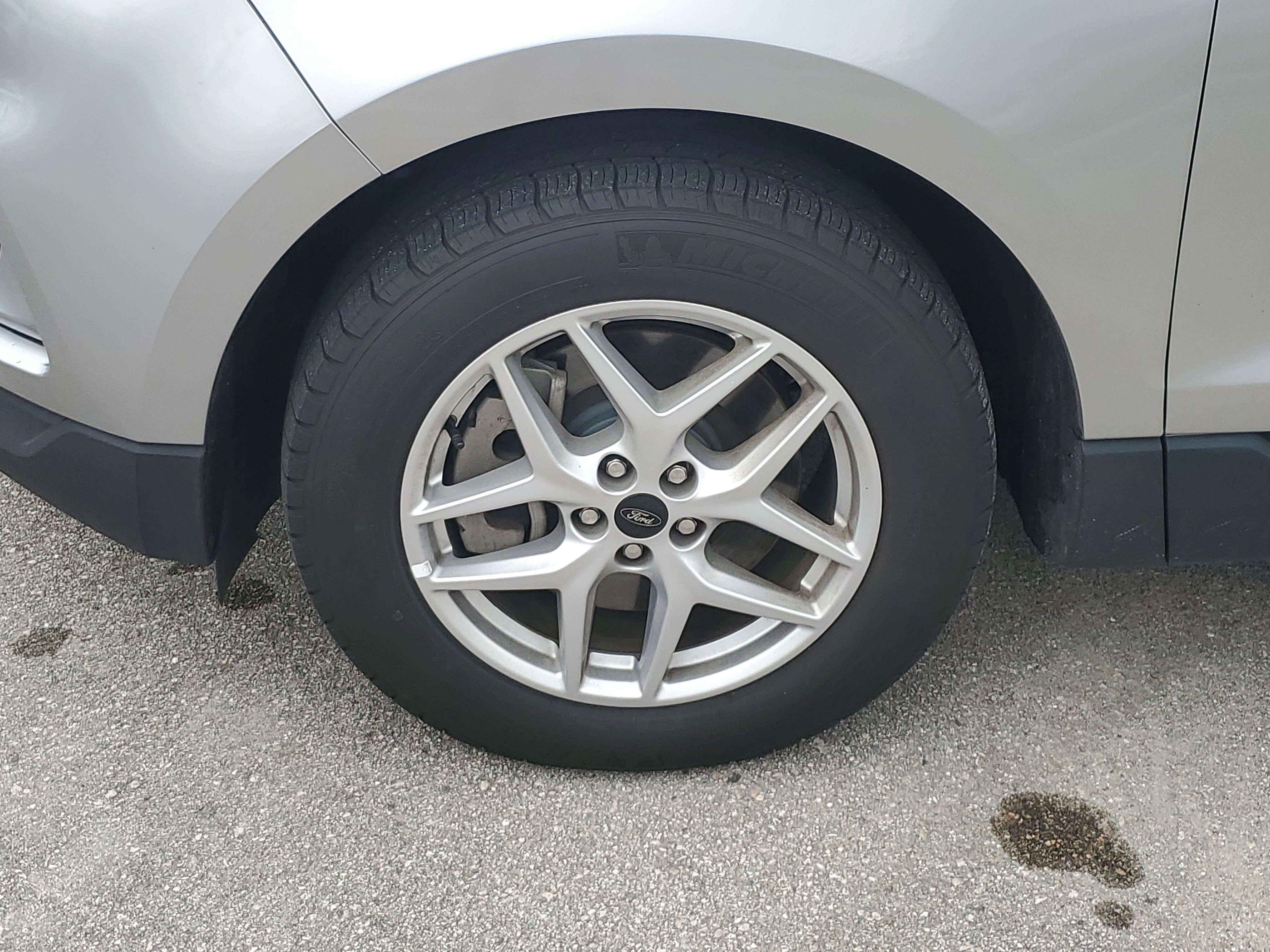 Used 2023 Ford Edge SEL image 9