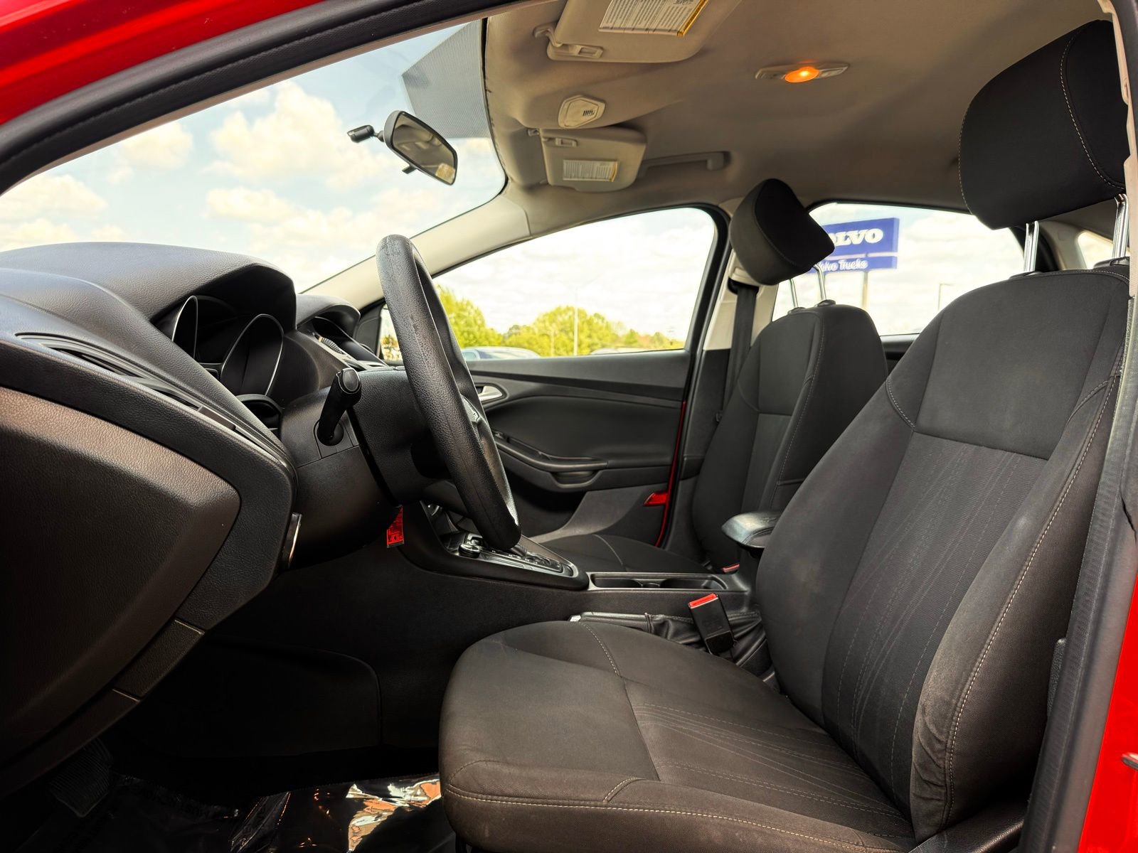 Used 2015 Ford Focus SE image 17