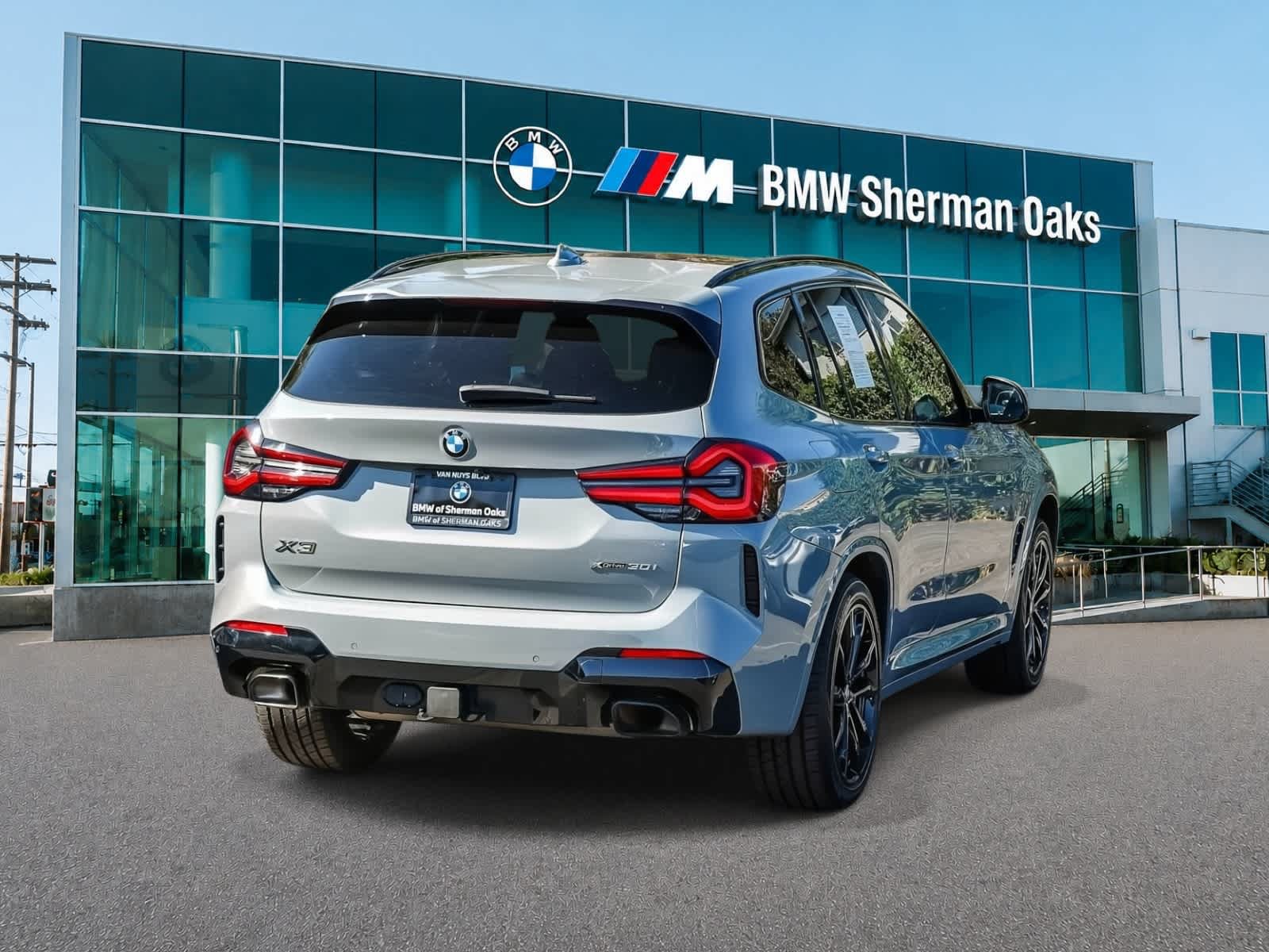 Used 2024 BMW X3 xDrive30i w/ Premium Package AWD/4WD image 4