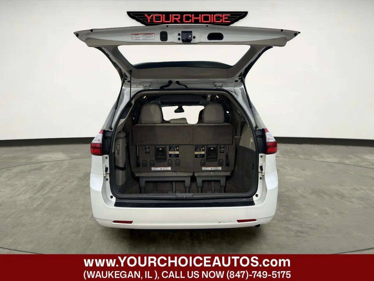 Used 2018 Toyota Sienna XLE FWD image 15
