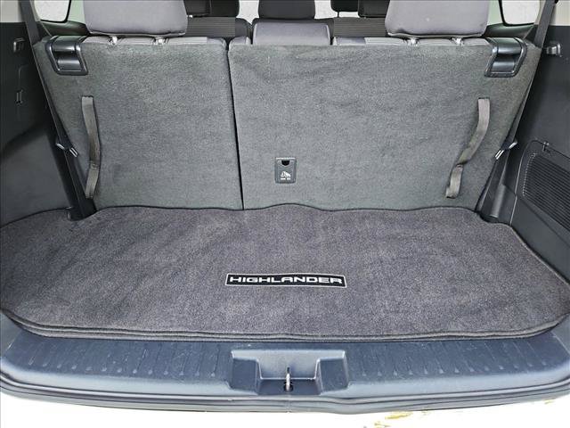 Used 2020 Toyota Highlander LE AWD/4WD image 6
