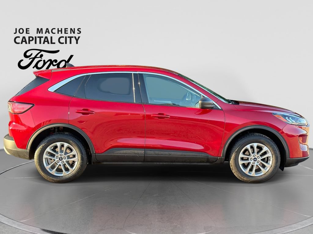 Used 2022 Ford Escape SE w/ Convenience Package AWD/4WD image 3