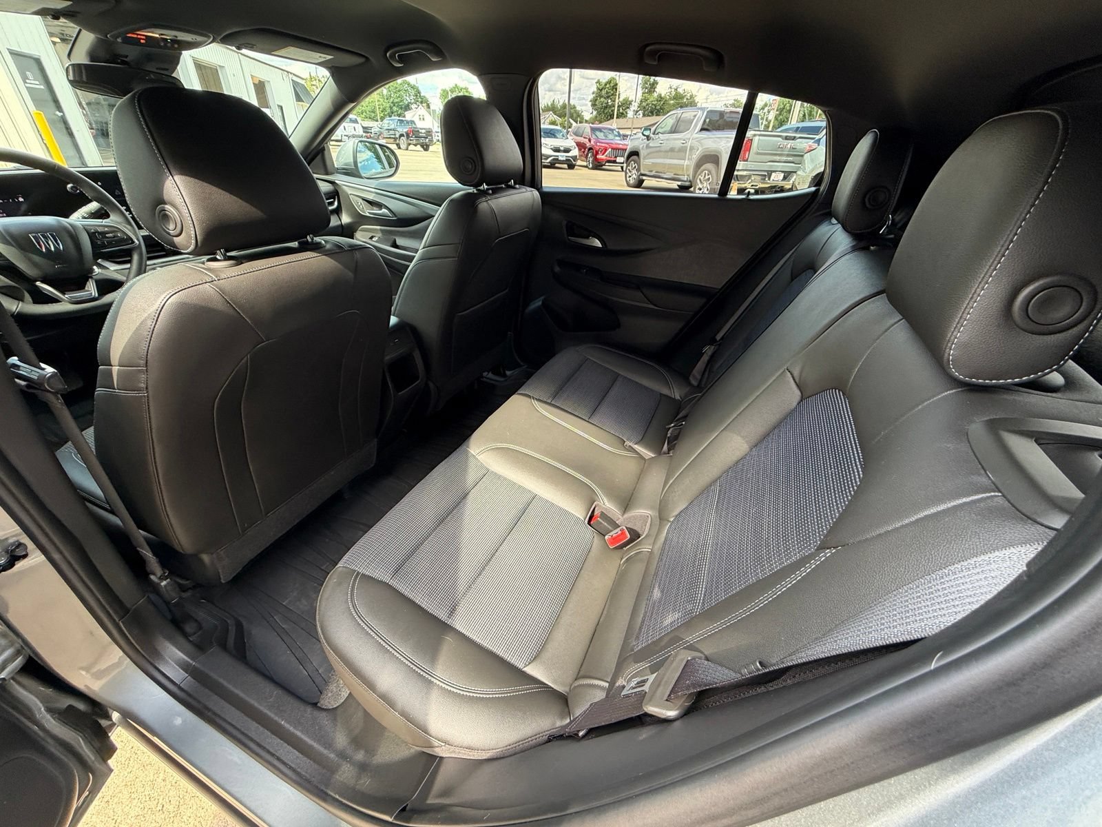 Used 2024 Buick Envista Preferred w/ Convenience I Package FWD image 24