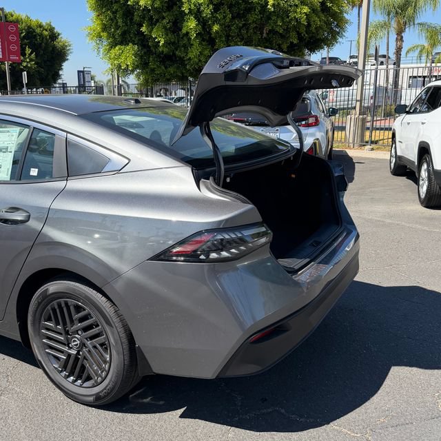 New 2026 Nissan Sentra SV w/ Floor Mat Package FWD image 8