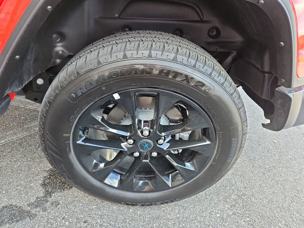 Used 2025 Jeep Wrangler Unlimited Sahara image 32