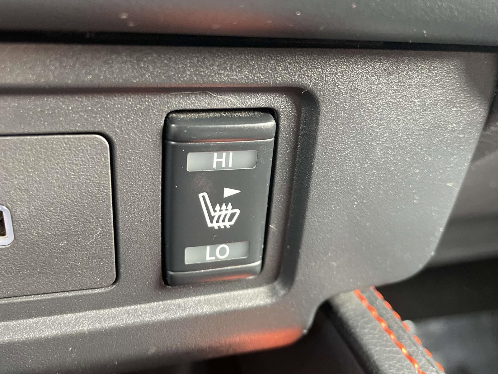 Used 2022 Nissan Frontier PRO-4X image 18