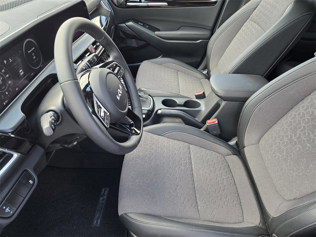 New 2025 Kia Seltos X-Line image 9