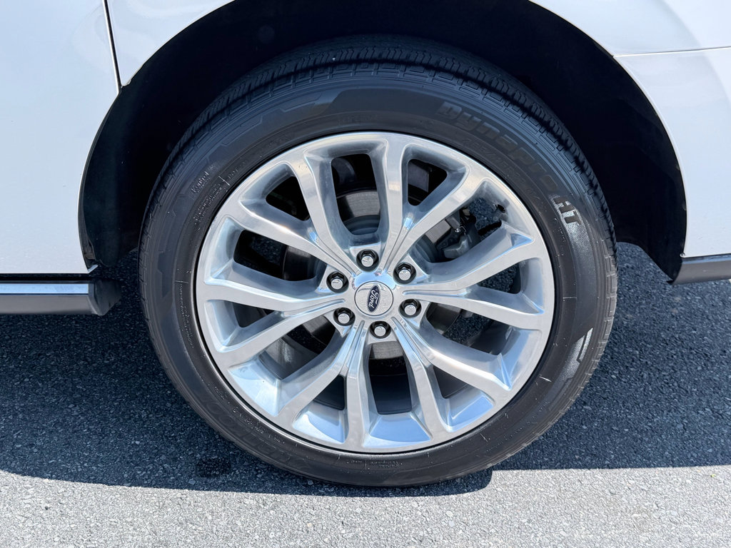 Used 2018 Ford Expedition Max Limited w/ Equipment Group 301A RWD image 34