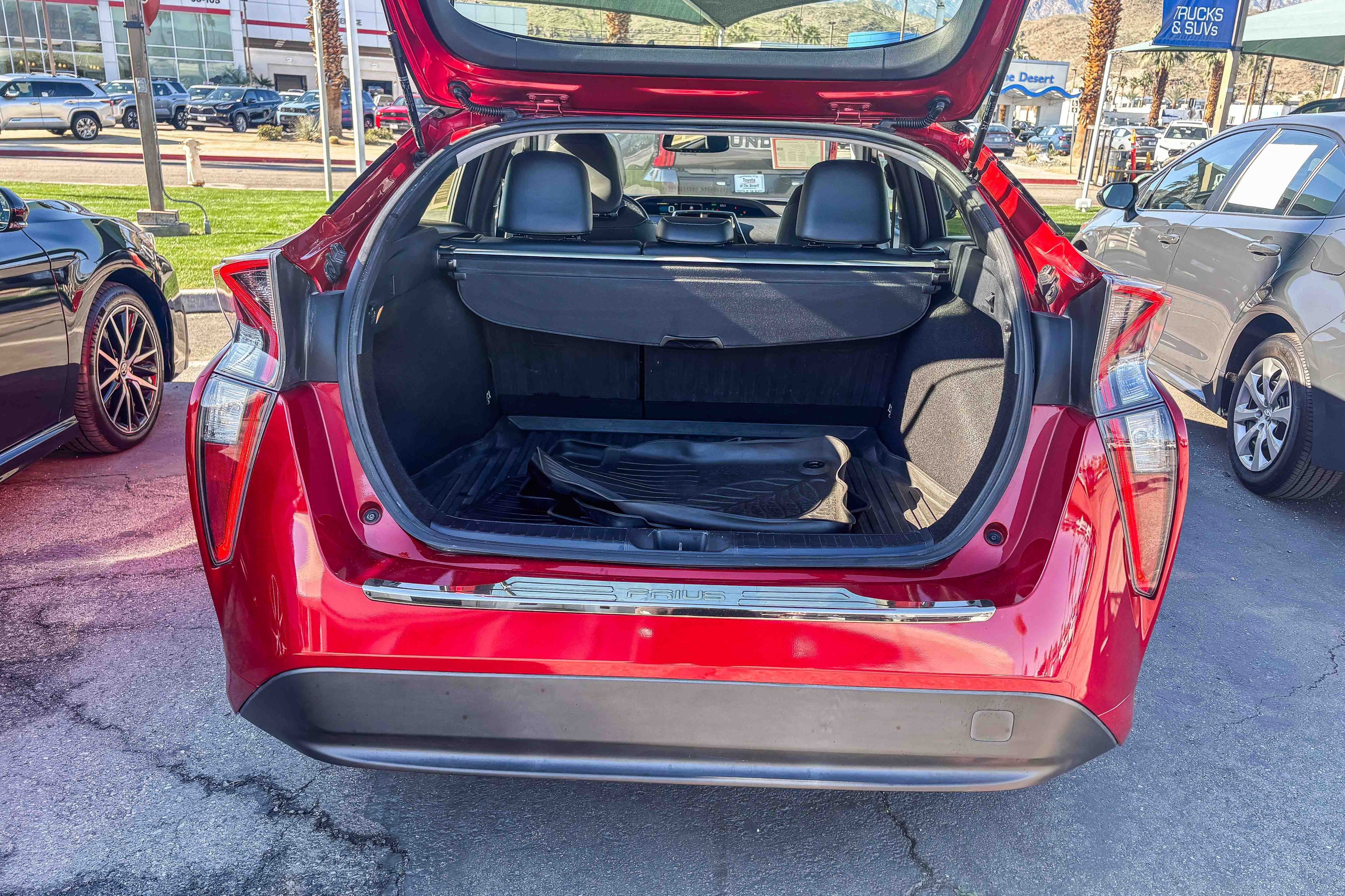 Used 2016 Toyota Prius Four w/ Advanced Technology Package image 13