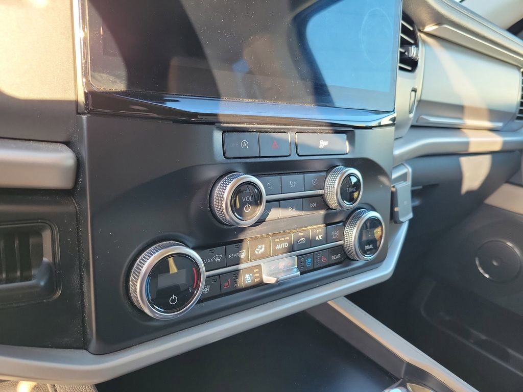 Used 2024 Ford Expedition Max XLT image 21