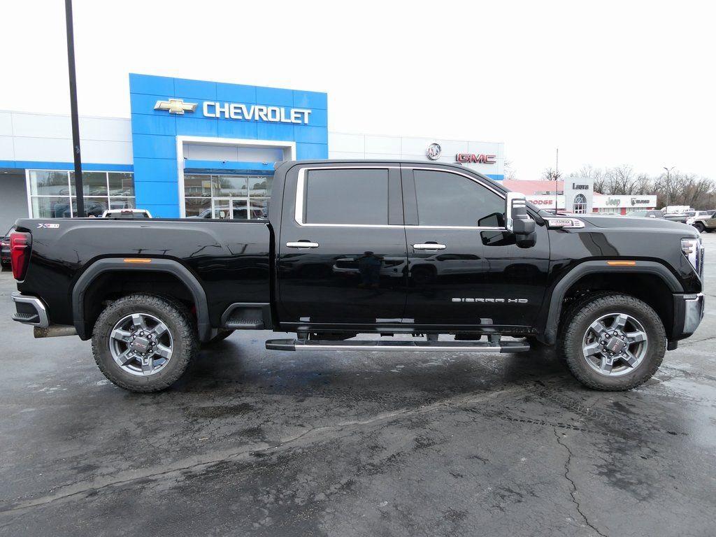 Certified 2025 GMC Sierra 2500 SLT w/ SLT Premium Package AWD/4WD image 4