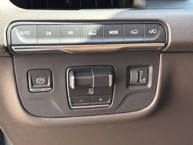 Certified 2023 Cadillac Escalade Premium Luxury w/ LPO, Radiant Package AWD/4WD image 37