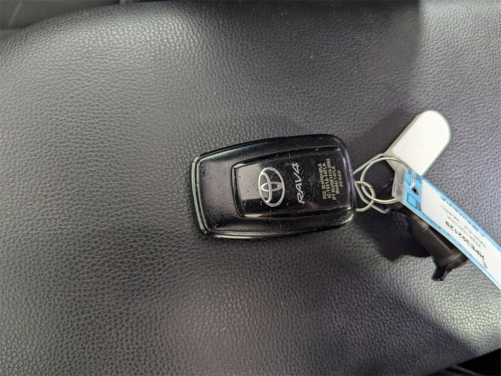 Used 2024 Toyota RAV4 XLE image 27