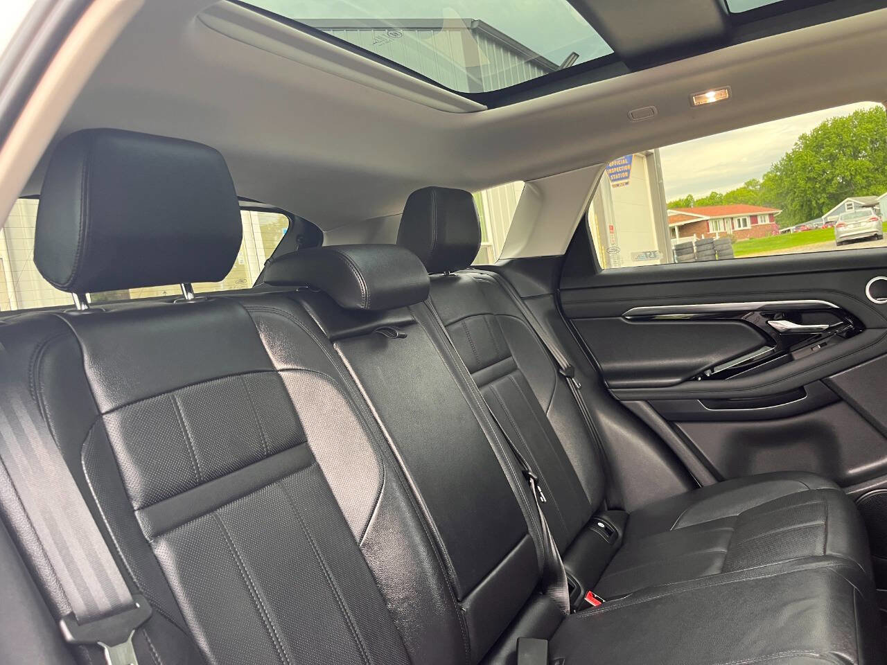 Used 2023 Land Rover Range Rover Evoque SE AWD/4WD image 14