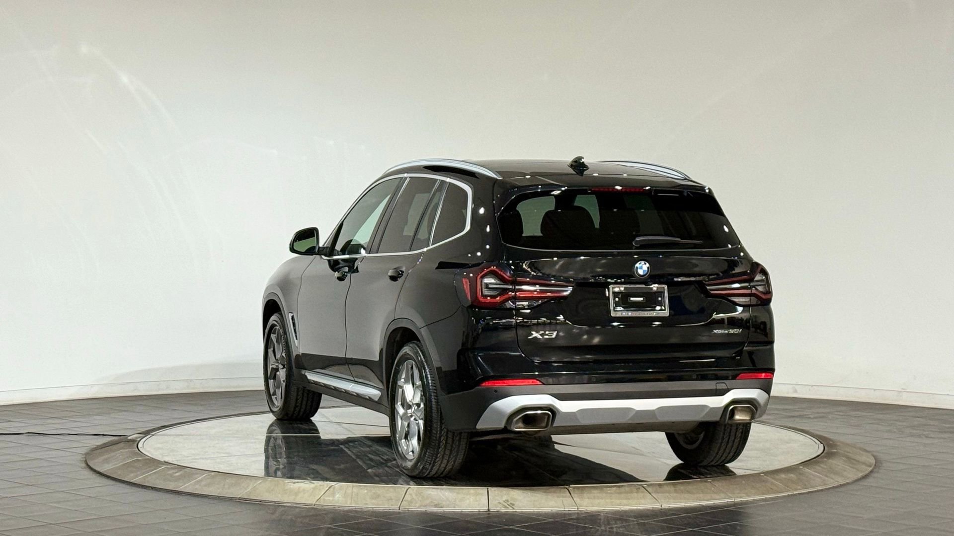 Used 2023 BMW X3 xDrive30i w/ Premium Package AWD/4WD image 7