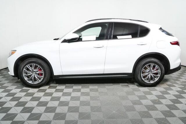 Used 2022 Alfa Romeo Stelvio Sprint AWD/4WD image 31
