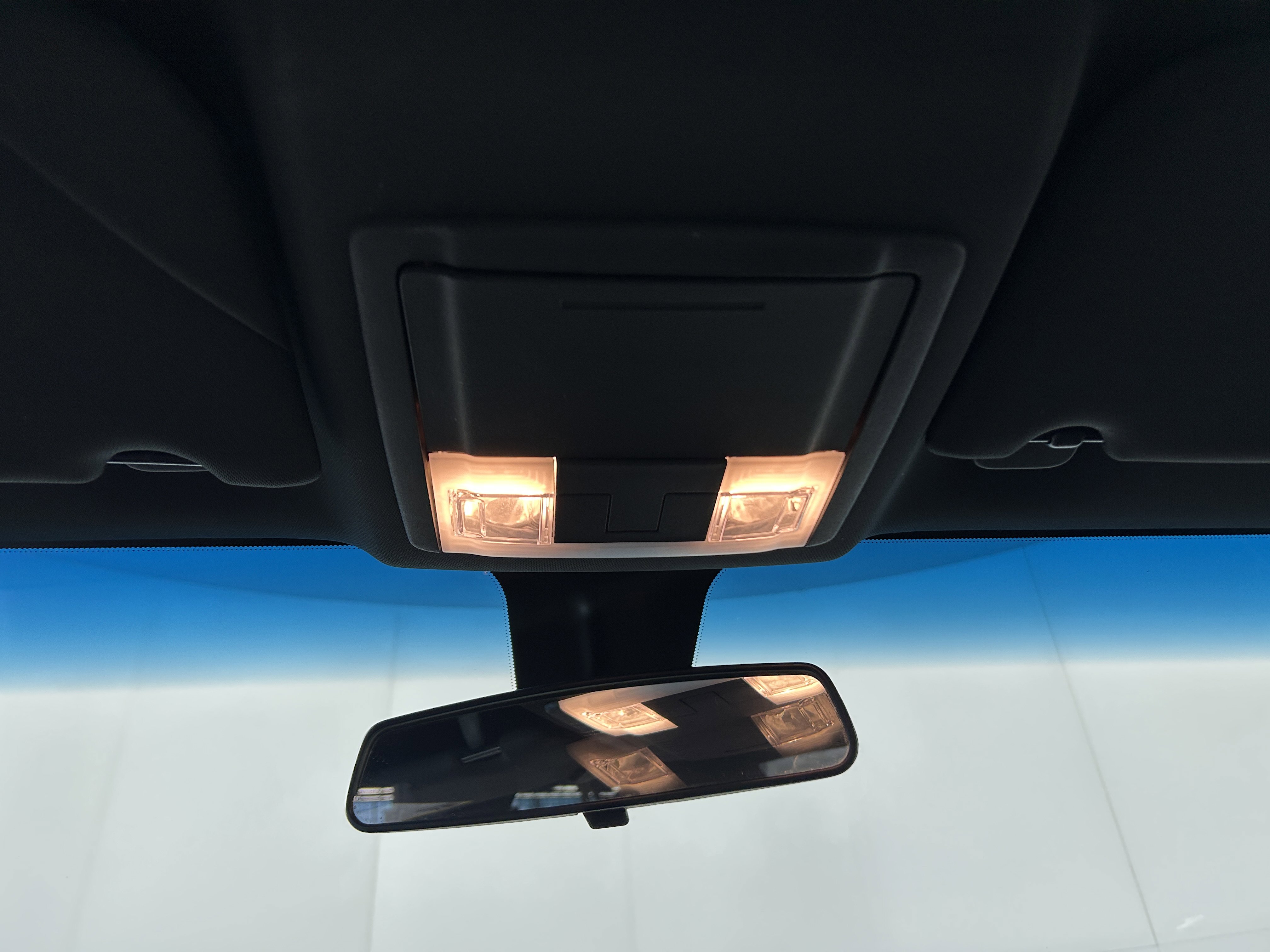 Used 2019 Ford Taurus SEL image 22