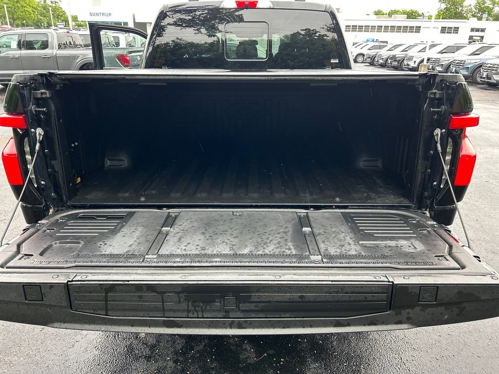 Used 2022 Ford F150 Lightning Lariat AWD/4WD image 28