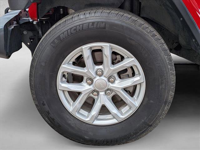 Used 2018 Jeep Wrangler Unlimited Sahara w/ Cold Weather Group image 9