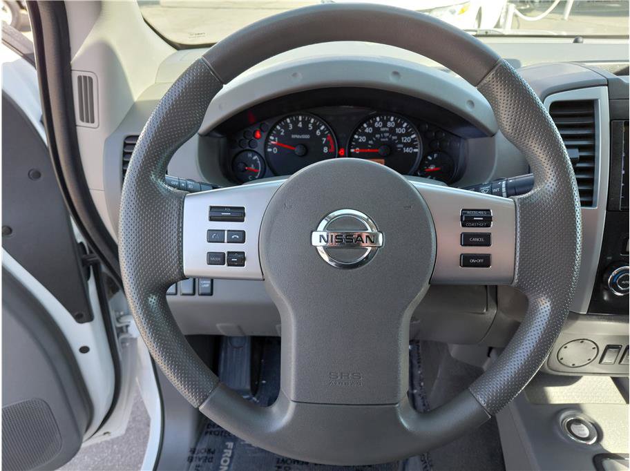 Used 2020 Nissan Frontier SV image 5