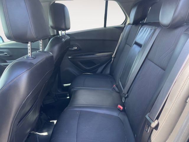 Used 2022 Chevrolet Trax LT w/ LT Convenience Package FWD image 14