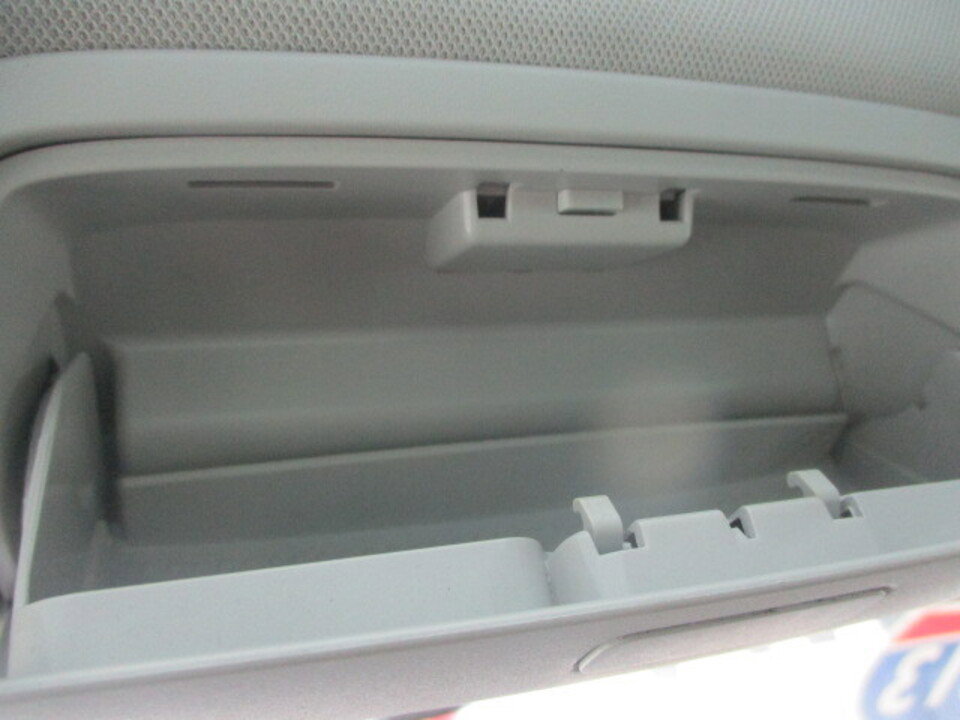 Used 2013 Volkswagen Tiguan S image 31