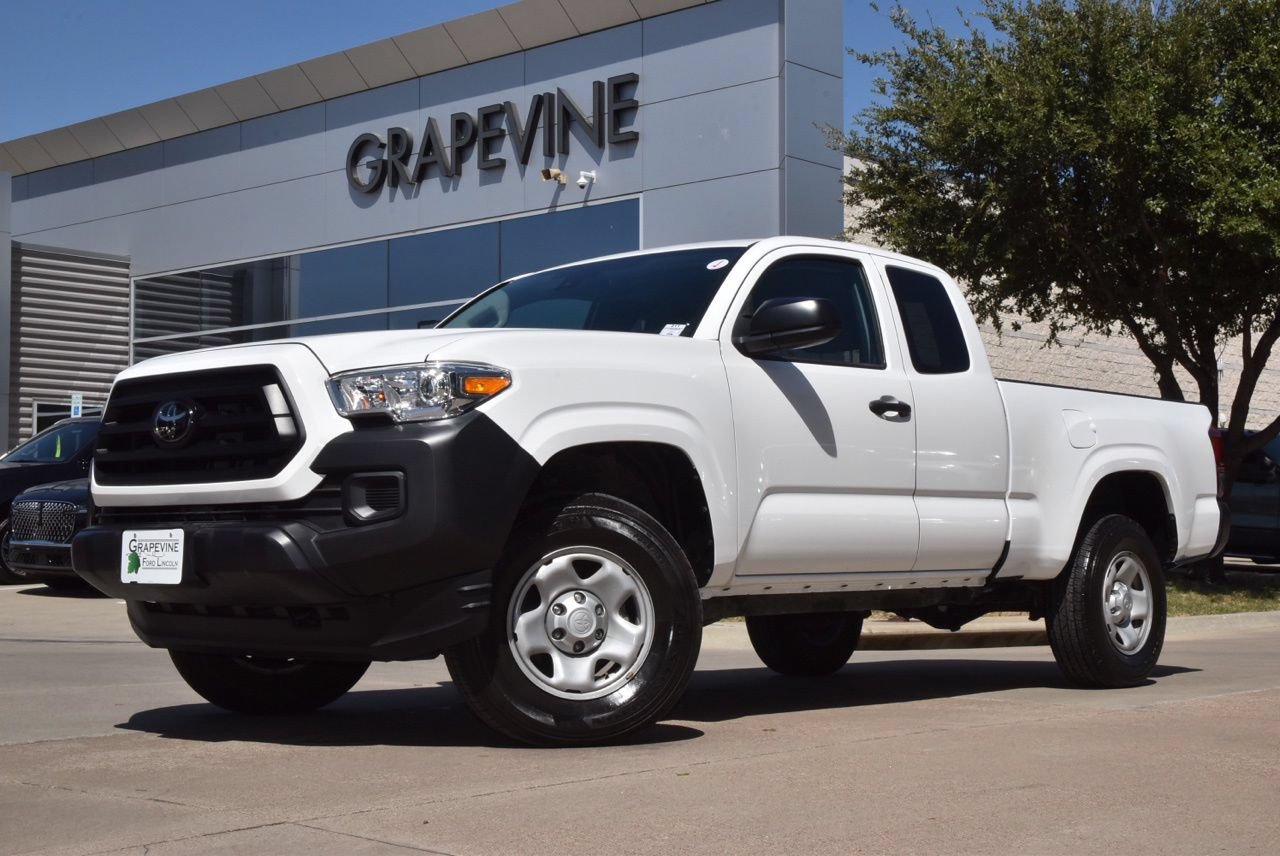 Used 2023 Toyota Tacoma SR RWD image 2