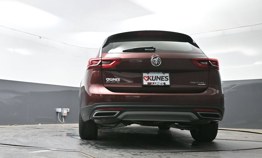 Used 2018 Buick Regal Preferred w/ Sights and Sounds Package AWD/4WD image 57