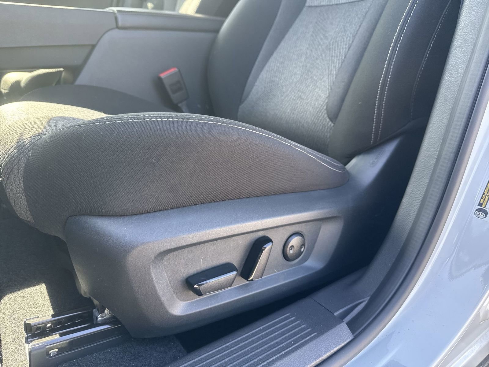 Certified 2025 Nissan Rogue SV AWD/4WD image 28