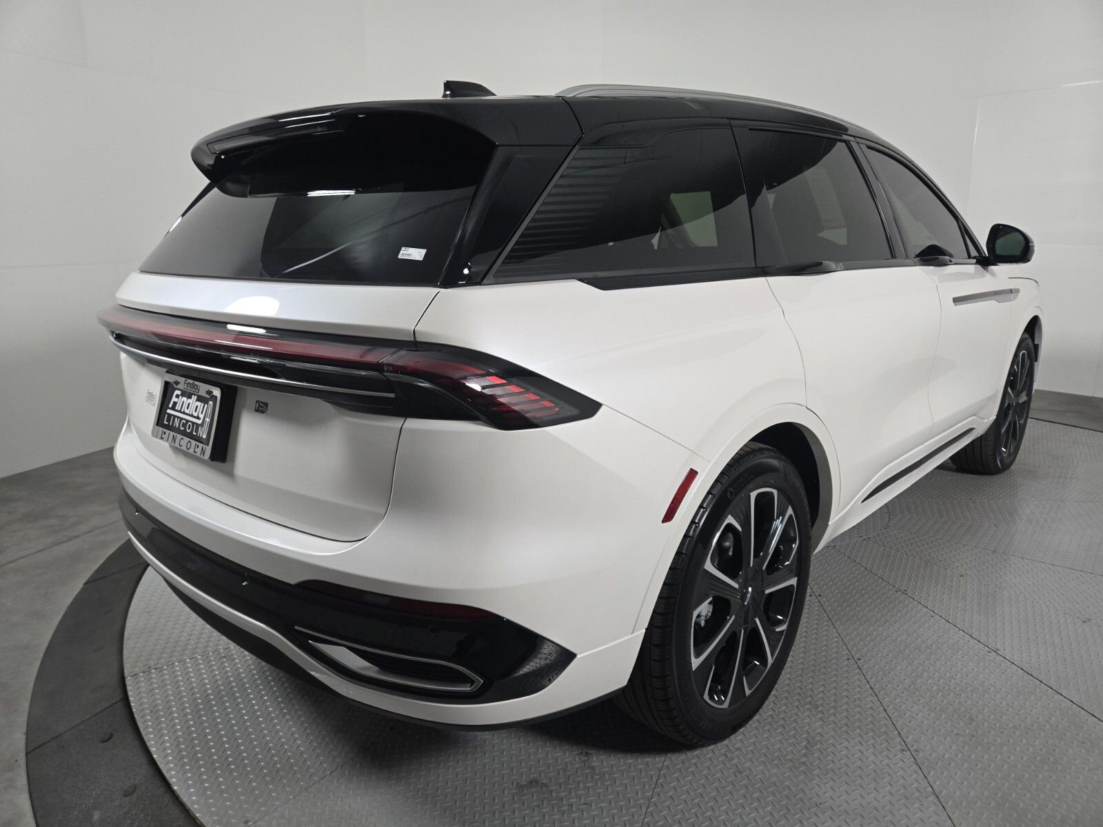 New 2026 Lincoln Nautilus Reserve image 4