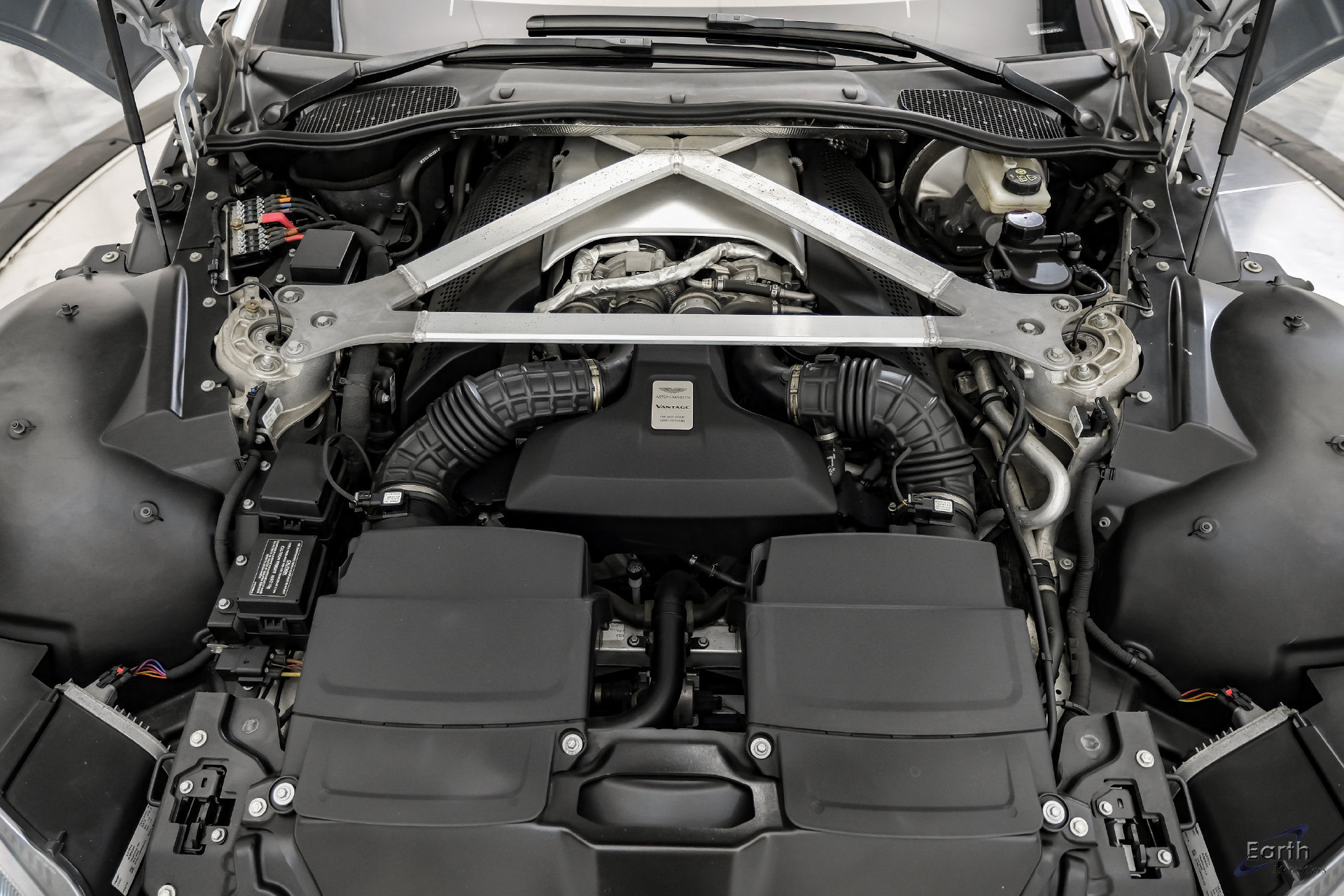 Used 2020 Aston Martin V8 Vantage Coupe RWD image 4