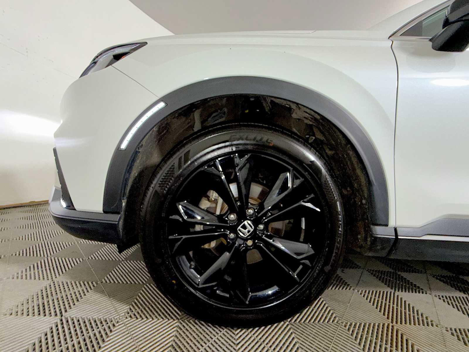 Used 2024 Honda CR-V Sport Touring image 8