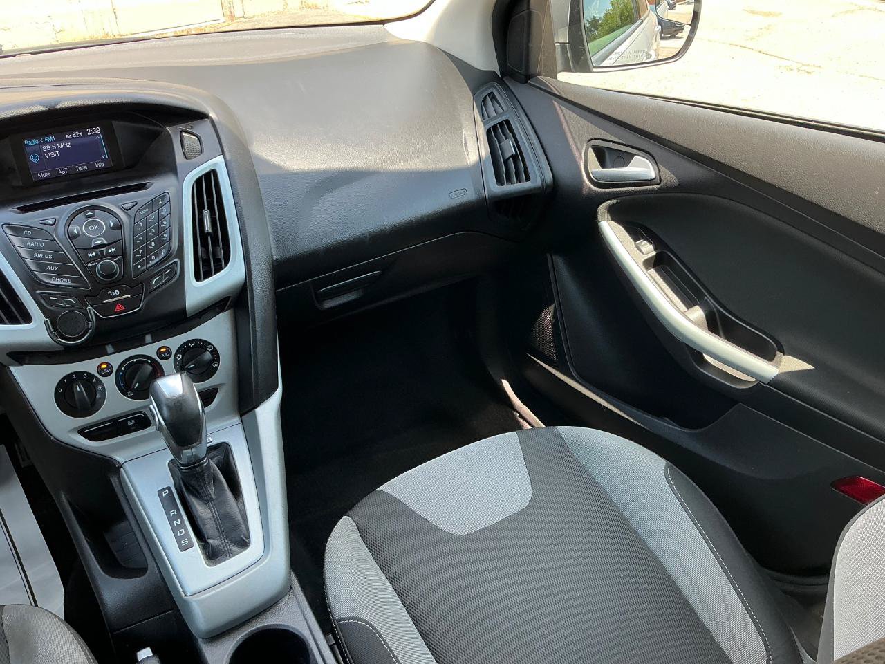 Used 2012 Ford Focus SE FWD image 17