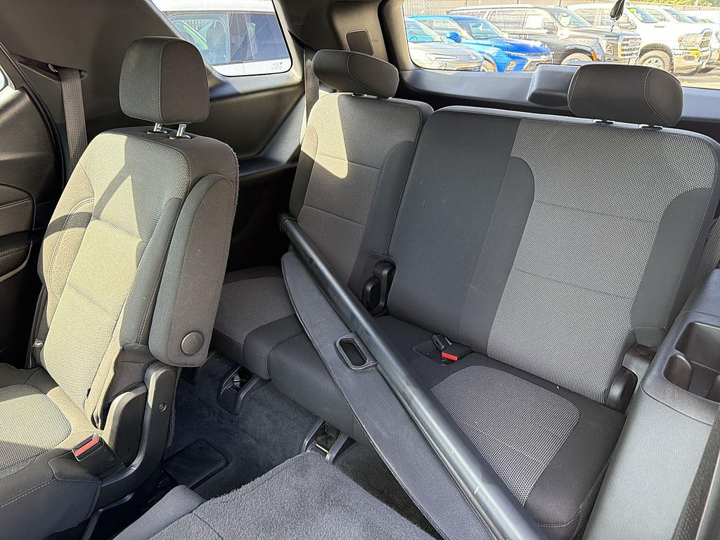 Used 2022 Chevrolet Traverse LT FWD image 41