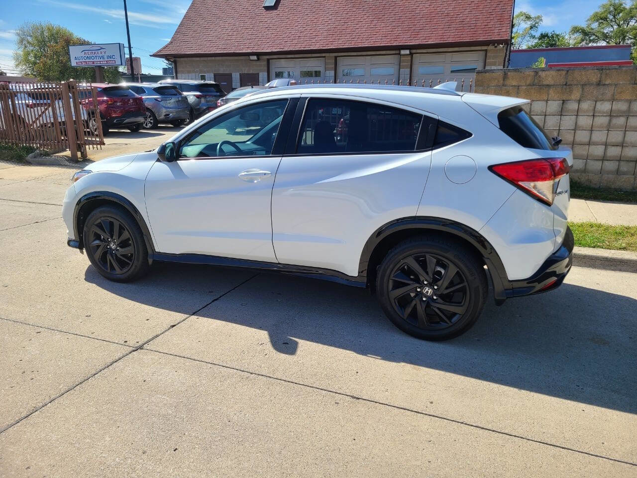 Used 2022 Honda HR-V Sport image 8