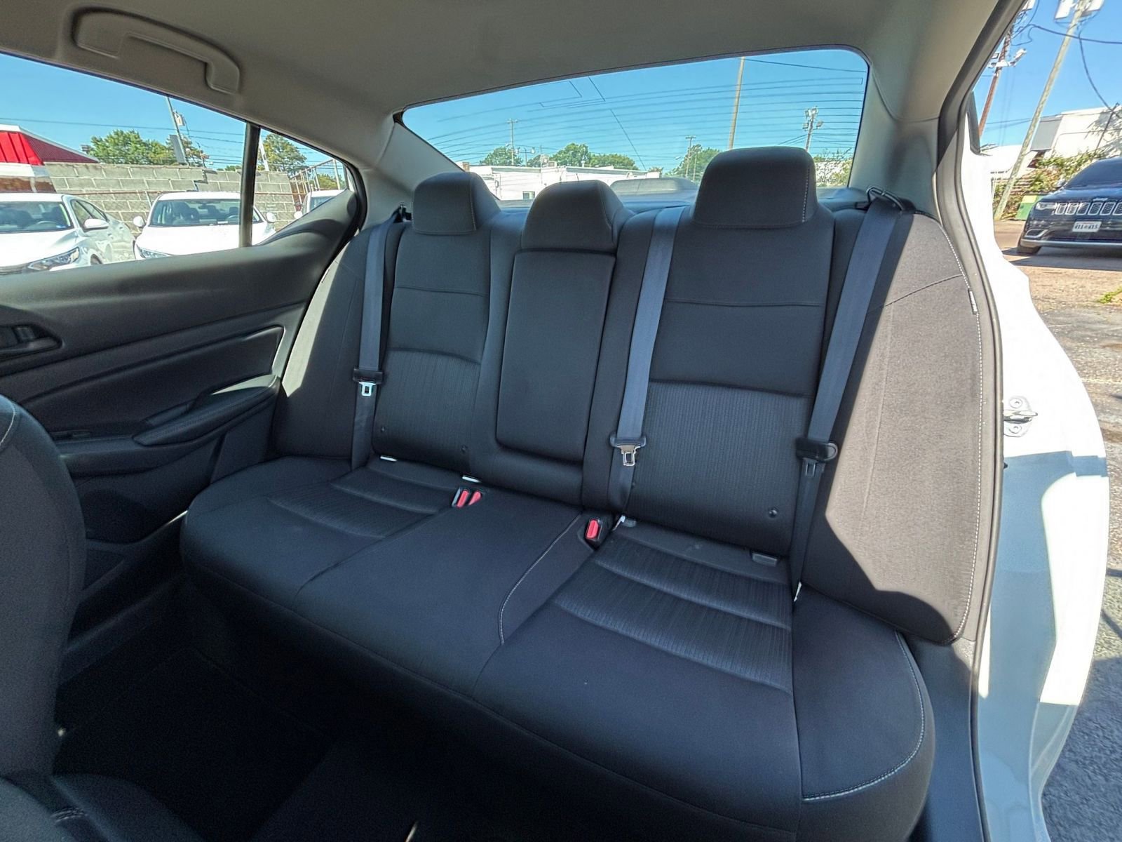 Used 2025 Nissan Altima 2.5 SV FWD image 38