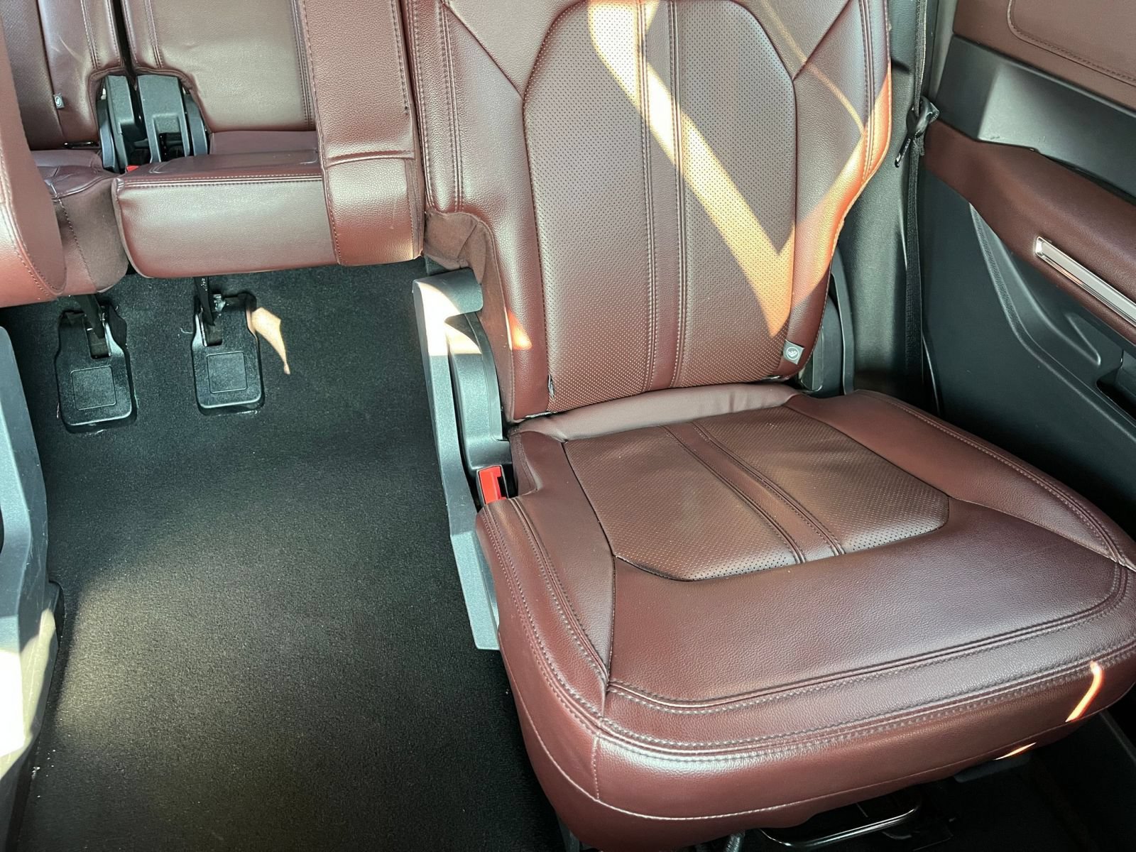 Used 2024 Ford Expedition Limited RWD image 41
