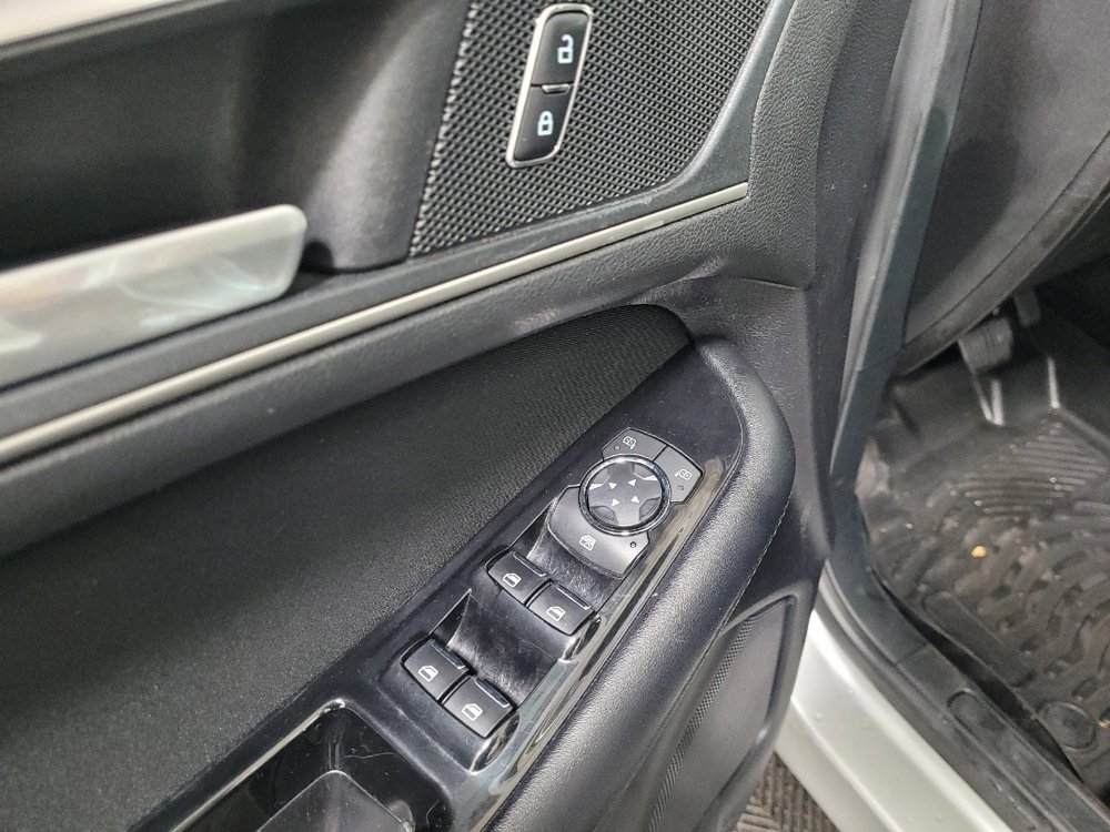 Used 2018 Ford Edge SEL image 27